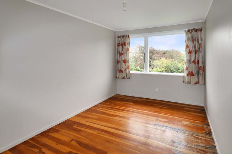 Photo of property in 16 Komata Grove, Waitangirua, Porirua, 5024