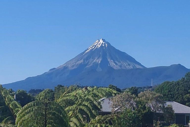 Photo of property in 2 Fern Lane, Whalers Gate, New Plymouth, 4310