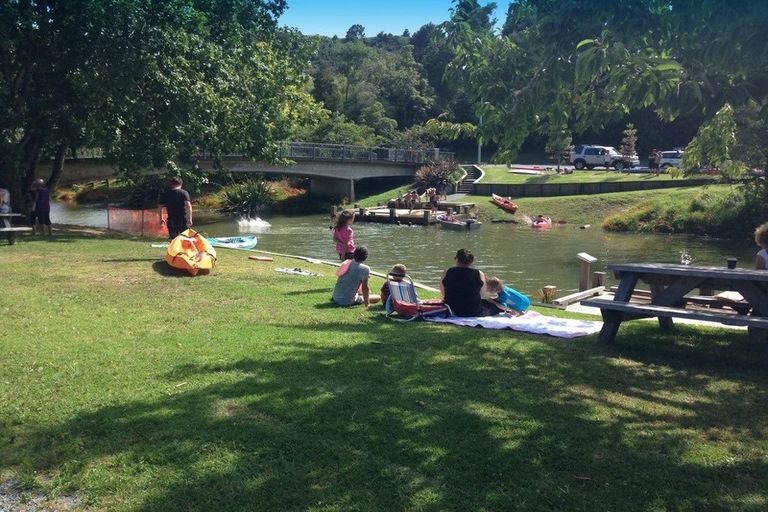 Photo of property in 84 Puhoi Road, Puhoi, Warkworth, 0994