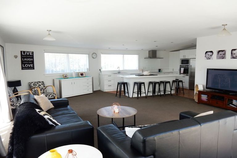 Photo of property in 1 Gordon Street, Weston, Oamaru, 9401