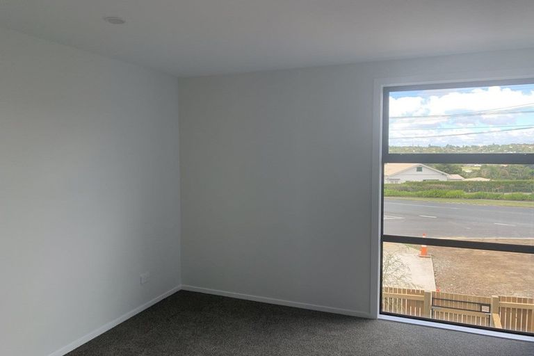 Photo of property in 125a Woodglen Road, Glen Eden, Auckland, 0602