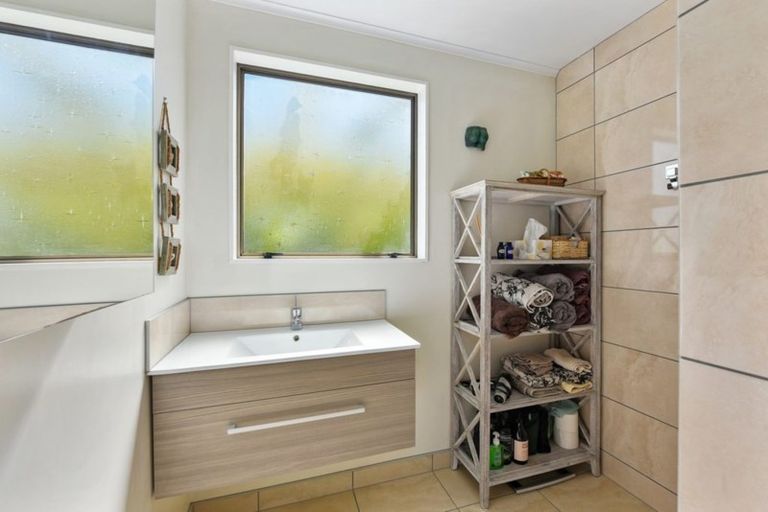 Photo of property in 8 Greenwich Grove, Stokes Valley, Lower Hutt, 5019