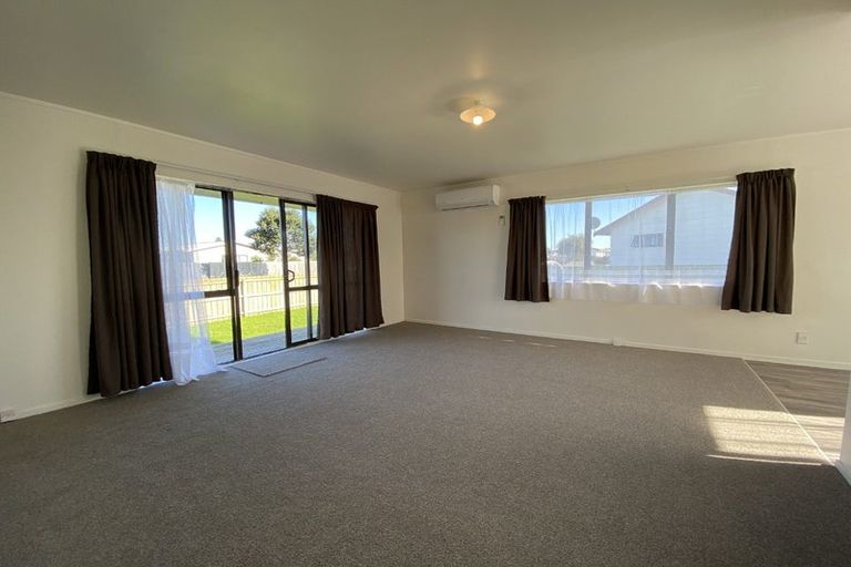 Photo of property in 1/16 Templeton Place, Clendon Park, Auckland, 2103