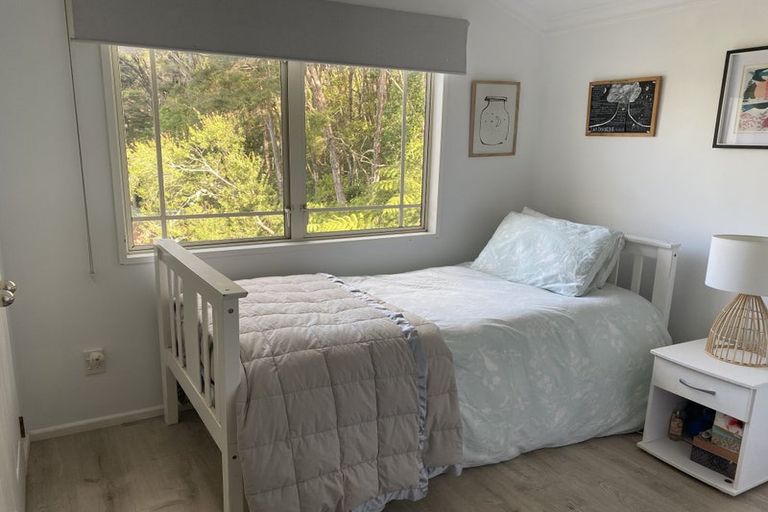 Photo of property in 39 Emlyn Place, Torbay, Auckland, 0630