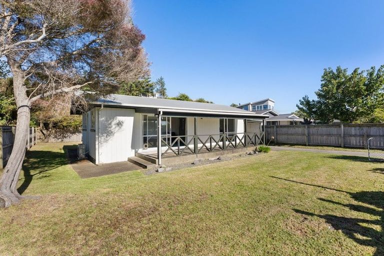 Photo of property in 30 Donovan Road, Paraparaumu Beach, Paraparaumu, 5032
