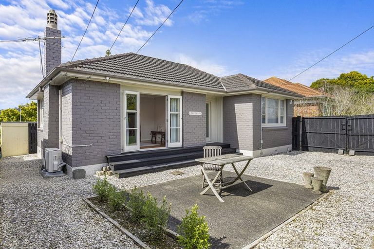Photo of property in 1612 Great North Road, Waterview, Auckland, 1026