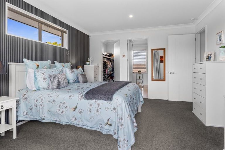 Photo of property in 28 Sequoia Way, Rangiora, 7400