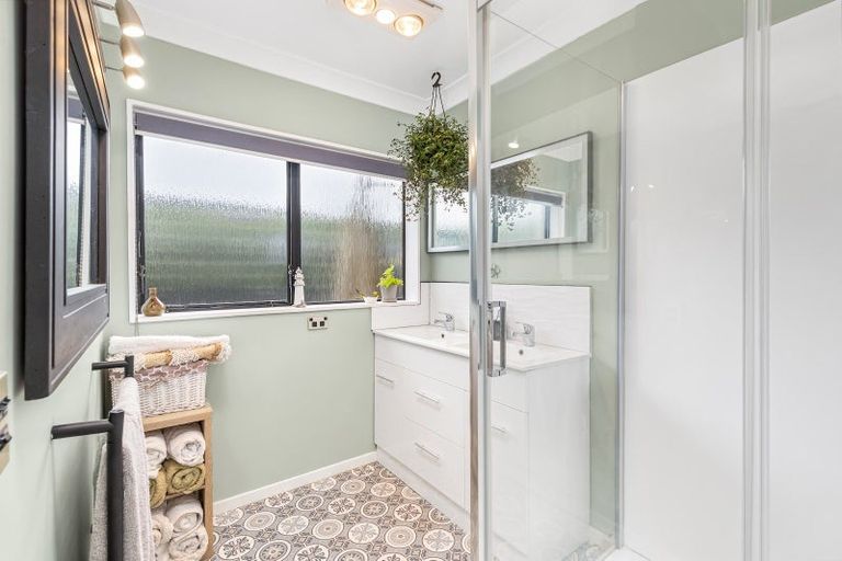 Photo of property in 14c Weiti Road, Orewa, 0931