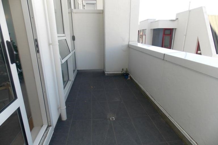 Photo of property in Stadium Garden Flats, 118/107 Thorndon Quay, Pipitea, Wellington, 6011