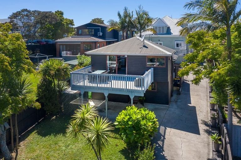 Photo of property in 2/43 Rawene Road, Birkenhead, Auckland, 0626