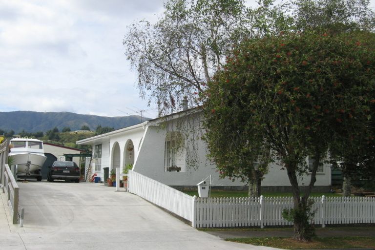 Photo of property in 48 Brightwater Crescent, Totara Park, Upper Hutt, 5018