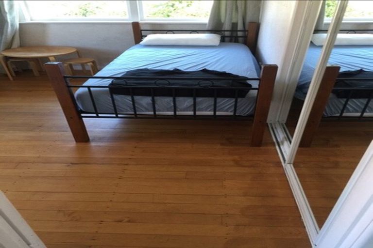 Photo of property in 1/77 Ennis Avenue, Pakuranga Heights, Auckland, 2010