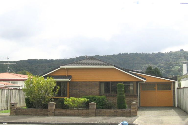 Photo of property in 11 Mcparland Street, Ebdentown, Upper Hutt, 5018