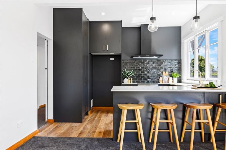 Photo of property in 20 Aorangi Road, Bryndwr, Christchurch, 8053