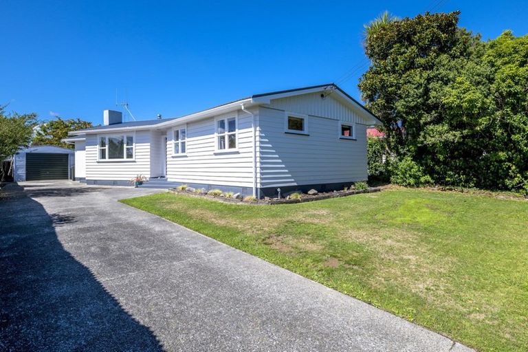 Photo of property in 8 John Street, Levin, 5510
