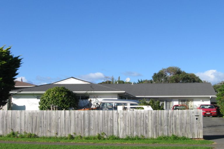 Photo of property in 52 Queens Road, Waikanae Beach, Waikanae, 5036