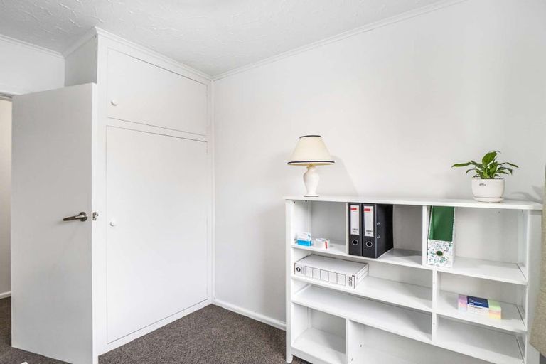 Photo of property in 402 Yaldhurst Road, Russley, Christchurch, 8042