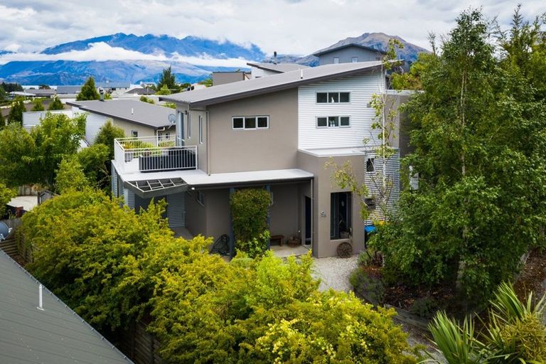 Photo of property in 9a Trevathan Lane, Wanaka, 9305
