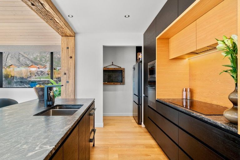 Photo of property in 10 Glenelg Lane, Jacks Point, 9371