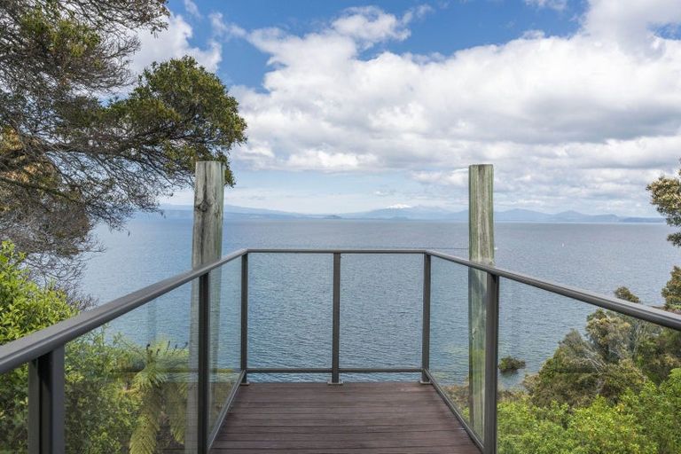 Photo of property in 47 Whakamoenga Point, Acacia Bay, Taupo, 3385
