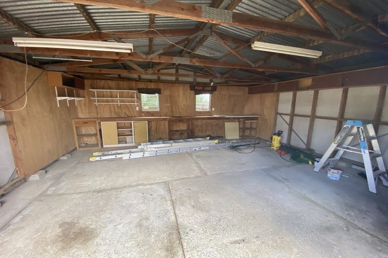 Photo of property in 60 Casuarina Road, Half Moon Bay, Auckland, 2012