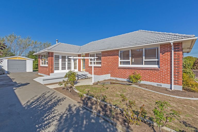 Photo of property in 32 Bournemouth Crescent, Aranui, Christchurch, 8061
