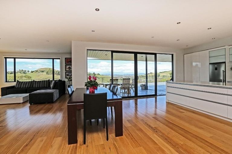 Photo of property in 264 Puketapu Road, Taradale, Napier, 4183