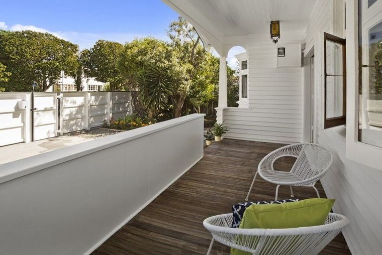 Photo of property in 27 Hardy Street, Waterloo, Lower Hutt, 5011