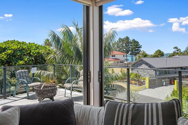 Photo of property in 5 Paradise Point Place, One Tree Point, 0118