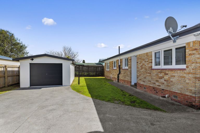 Photo of property in 22 Edmund Hillary Avenue, Papakura, 2110