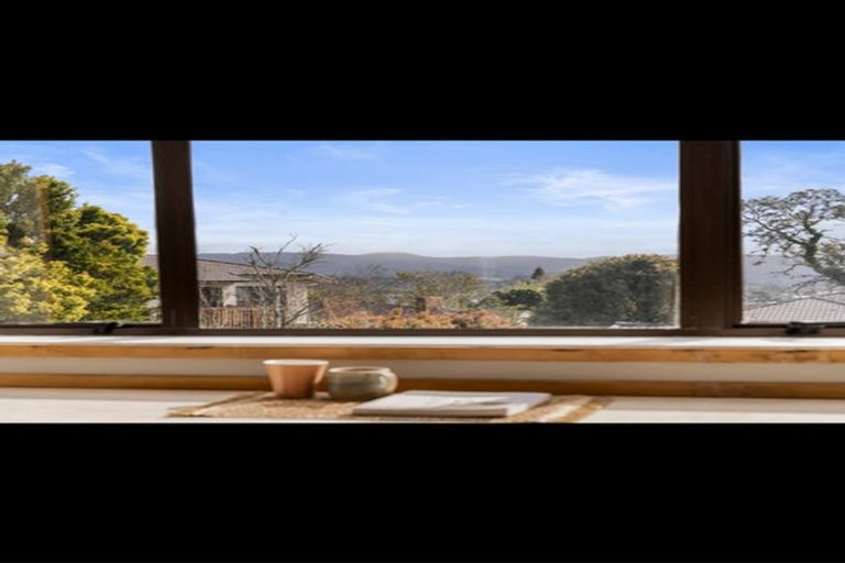 Photo of property in 4200 Great North Road, Glendene, Auckland, 0602