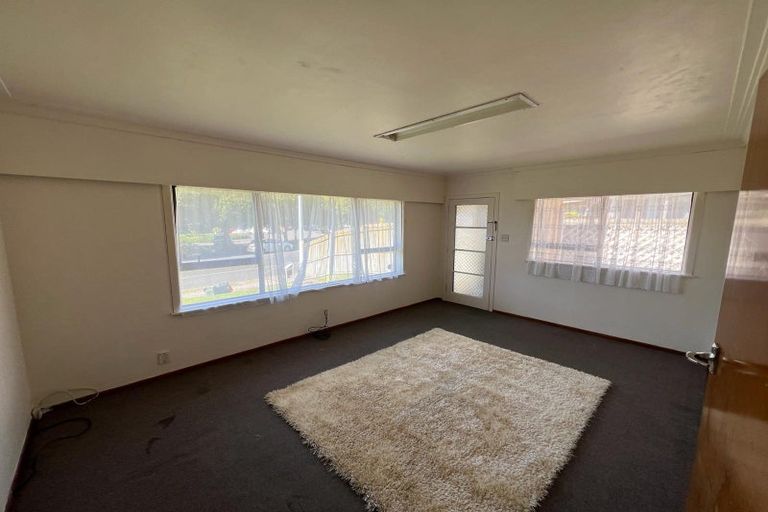 Photo of property in 3a Sutton Crescent, Papatoetoe, Auckland, 2025