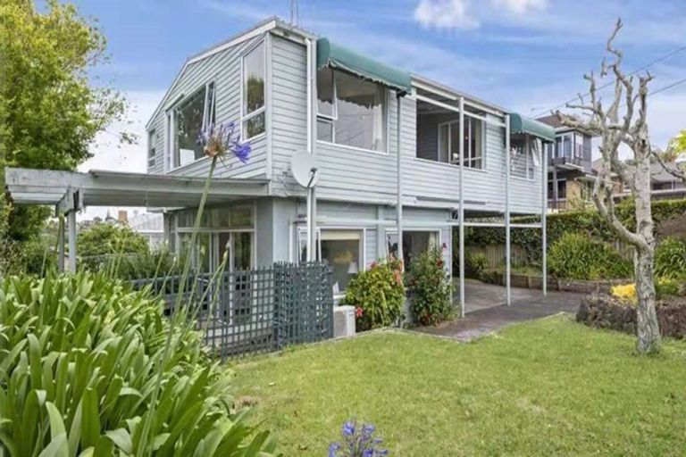 Photo of property in 145 Bleakhouse Road, Mellons Bay, Auckland, 2014