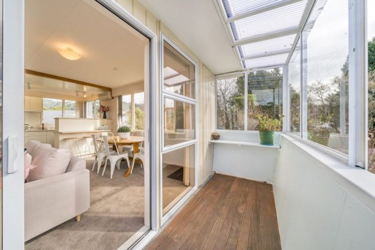 Photo of property in 4a Dowling Grove, Silverstream, Upper Hutt, 5019