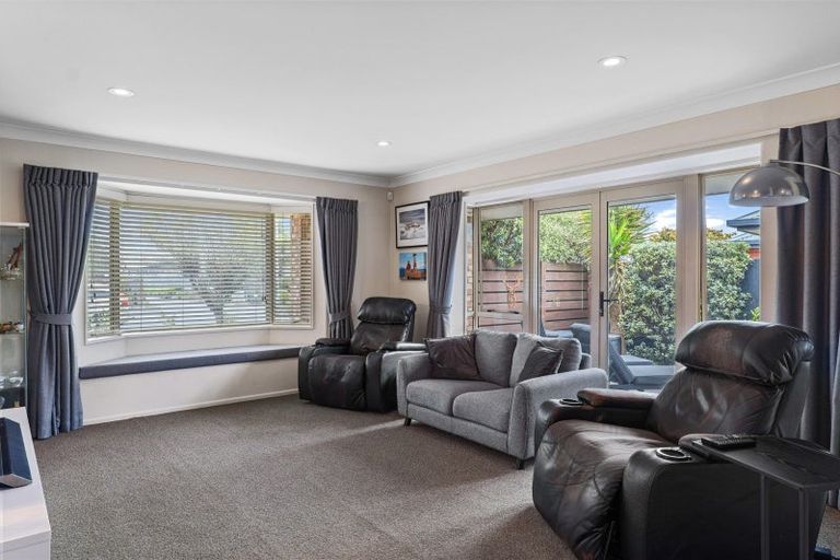 Photo of property in 107 Inwoods Close, Parklands, Christchurch, 8083