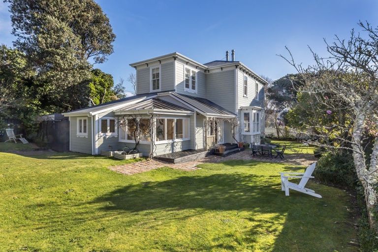 Photo of property in 52 Ira Street, Miramar, Wellington, 6022