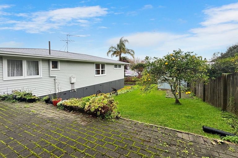 Photo of property in 7 Melba Street, Beach Haven, Auckland, 0626