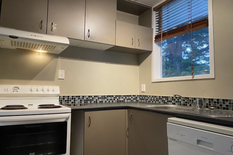 Photo of property in 2/12 Wood Street, Wallaceville, Upper Hutt, 5018