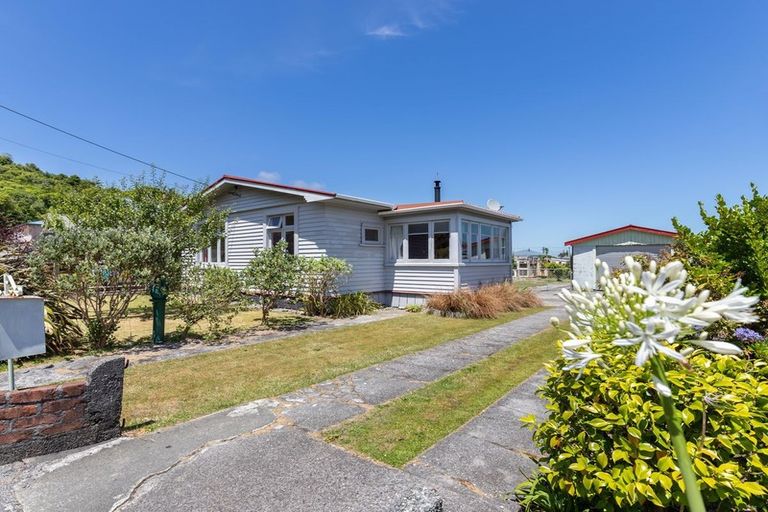 Photo of property in 20 Ashmore Avenue, Cobden, Greymouth, 7802
