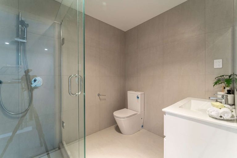 Photo of property in 6d Buisson Glade, West Harbour, Auckland, 0618