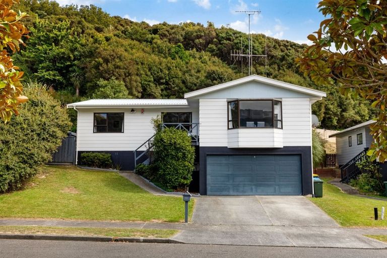 Photo of property in 62 Albatross Close, Whitby, Porirua, 5024