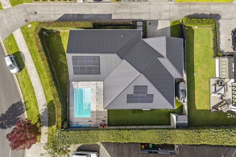 Photo of property in 15 Bellamont Street, Kumeu, 0810