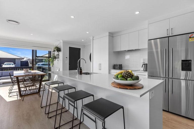 Photo of property in 122 Union Drive, Papamoa, 3118