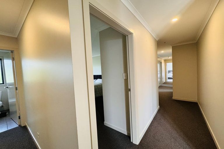 Photo of property in 8 Gibraltar Way, Fitzherbert, Palmerston North, 4410