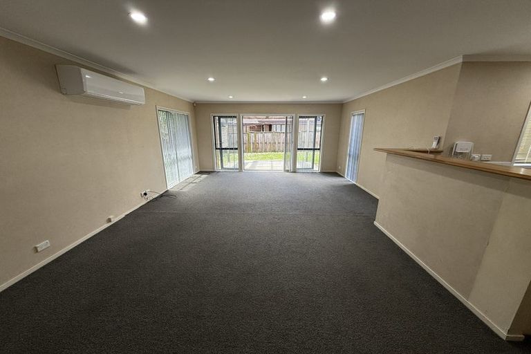 Photo of property in 70 Sheriff Place, Randwick Park, Auckland, 2105