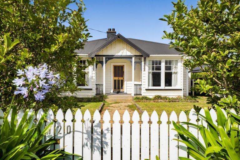 Photo of property in 120 Manawapou Road, Hawera, 4610