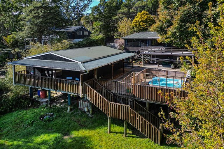 Photo of property in 1/757 West Coast Road, Oratia, Auckland, 0604