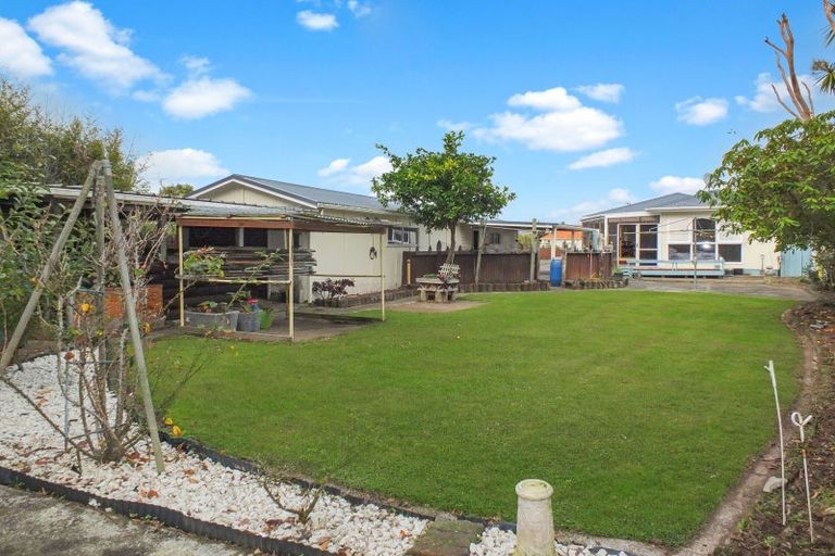 Photo of property in 18 Hulke Street, Foxton, 4814