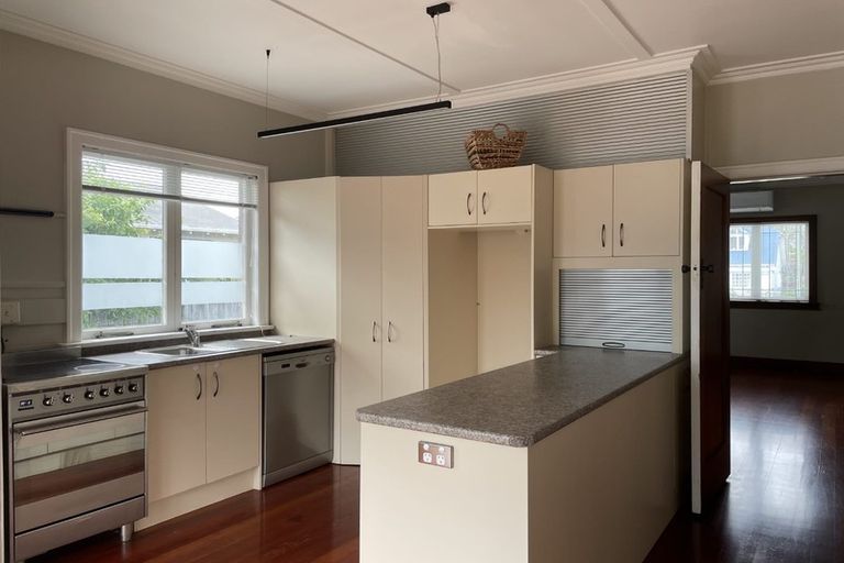 Photo of property in 10 Dinniss Avenue, Regent, Whangarei, 0112