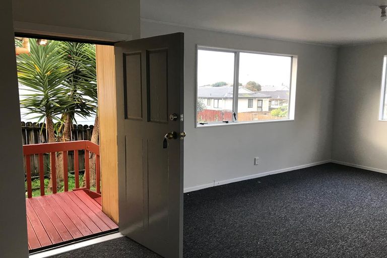 Photo of property in 2/74 Palmers Road, Clendon Park, Auckland, 2103
